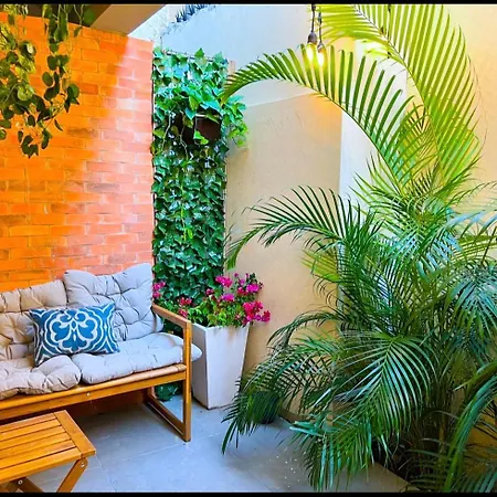 Colonial Leyton Apartment